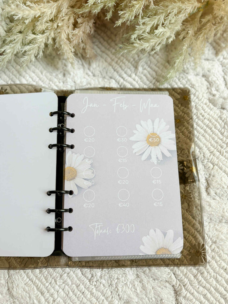 A6 €1200 Mama's Spaarchallenge Daisy Collectie